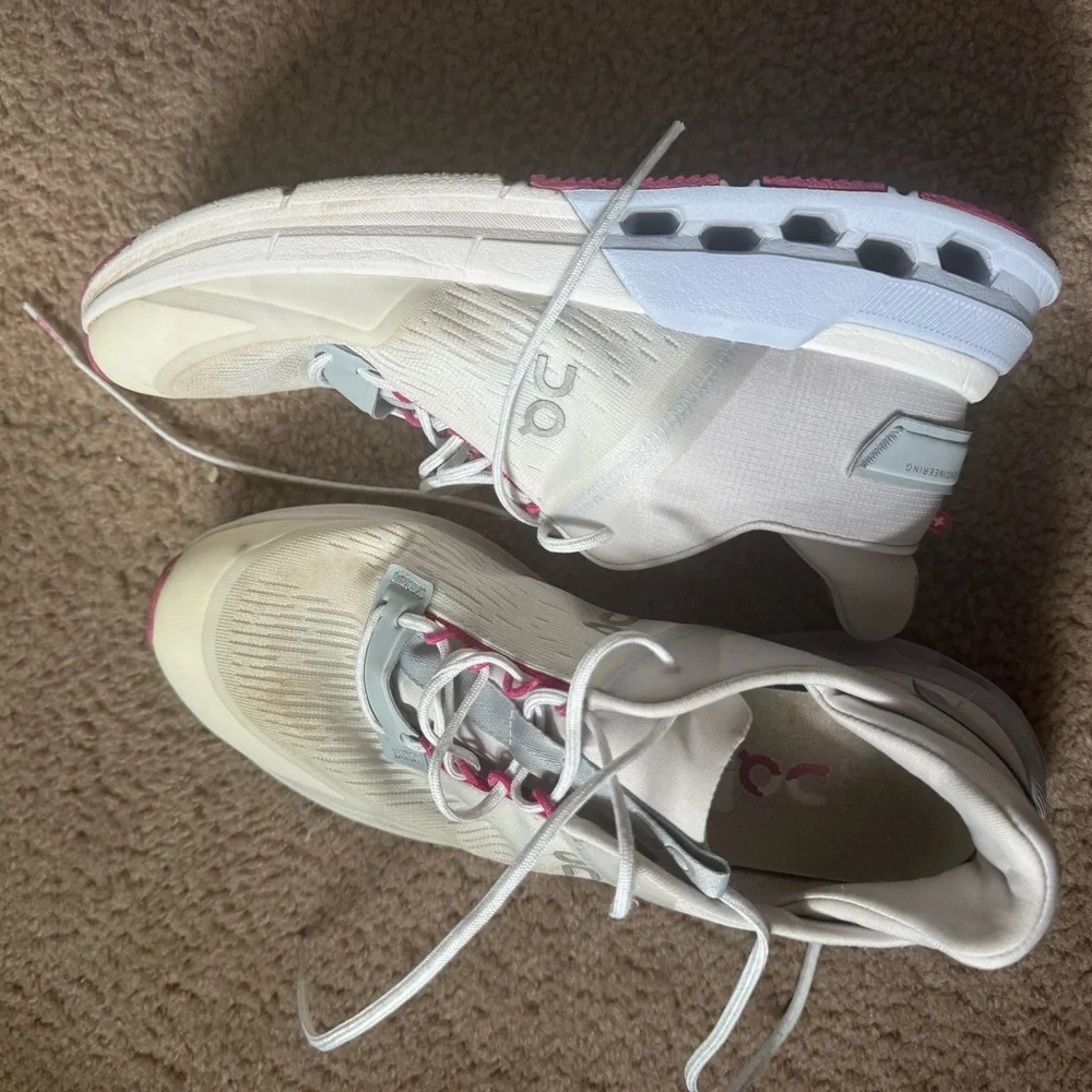 On clouds - Picture 2 of 3